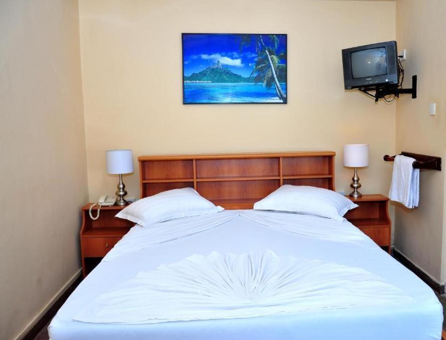 Milano Tourist Rest Otel Anuradhapura Dış mekan fotoğraf