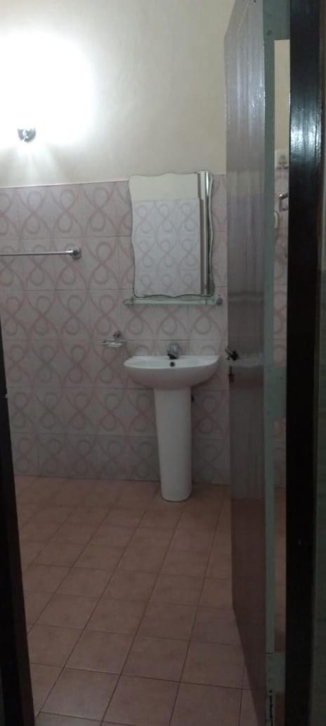 Milano Tourist Rest Otel Anuradhapura Dış mekan fotoğraf
