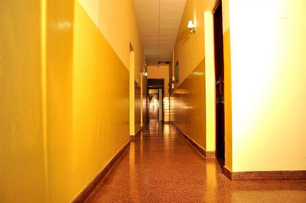 Milano Tourist Rest Otel Anuradhapura Dış mekan fotoğraf