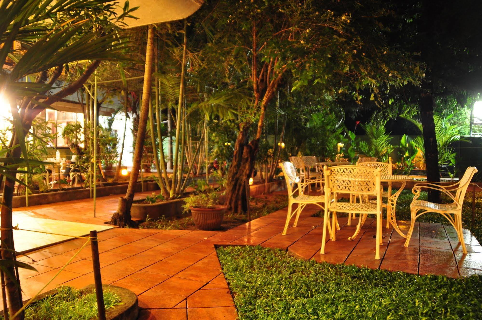 Milano Tourist Rest Otel Anuradhapura Dış mekan fotoğraf