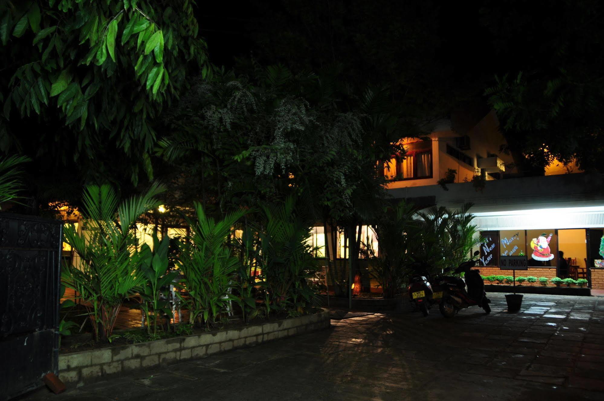 Milano Tourist Rest Otel Anuradhapura Dış mekan fotoğraf
