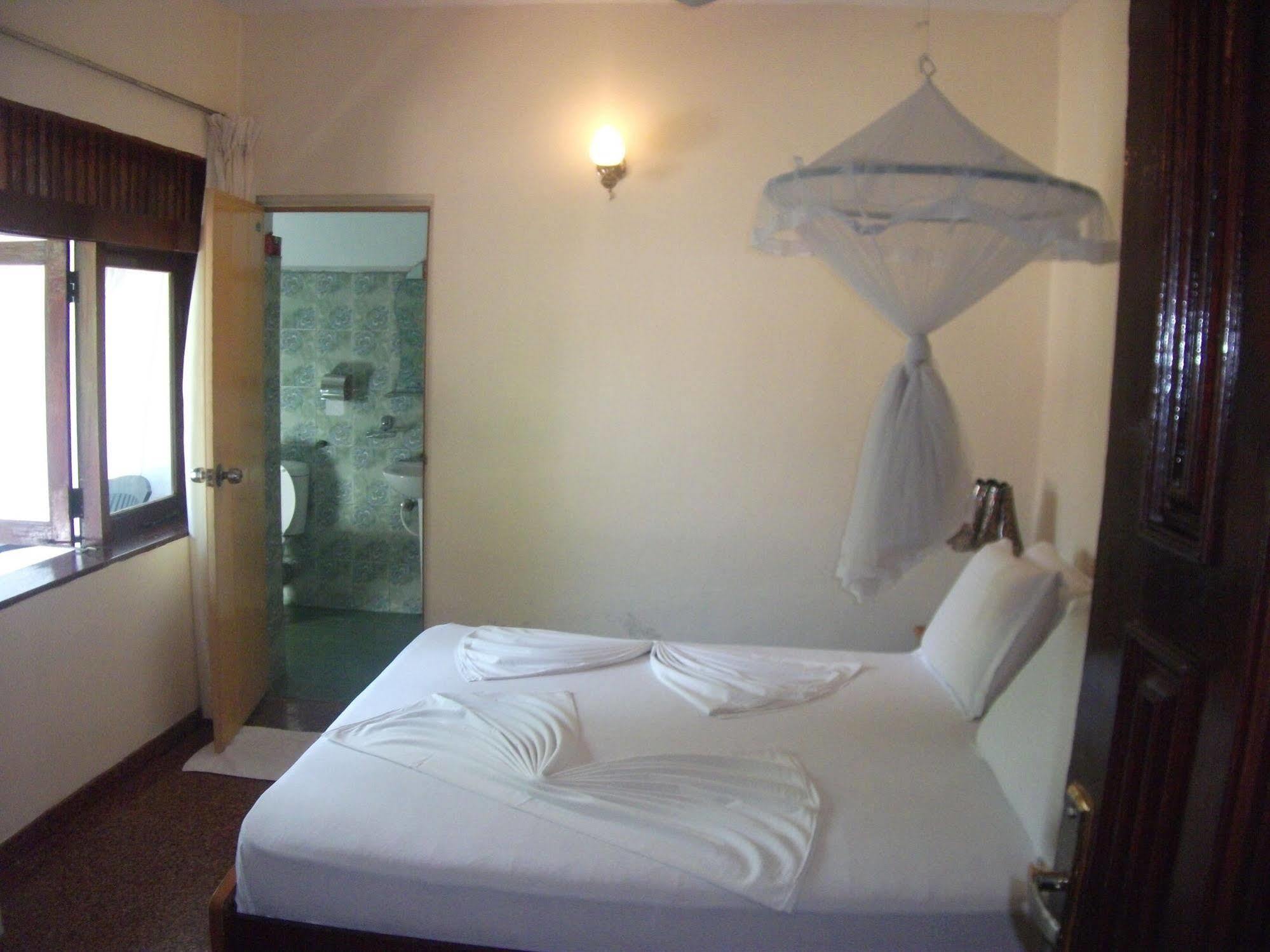 Milano Tourist Rest Otel Anuradhapura Dış mekan fotoğraf