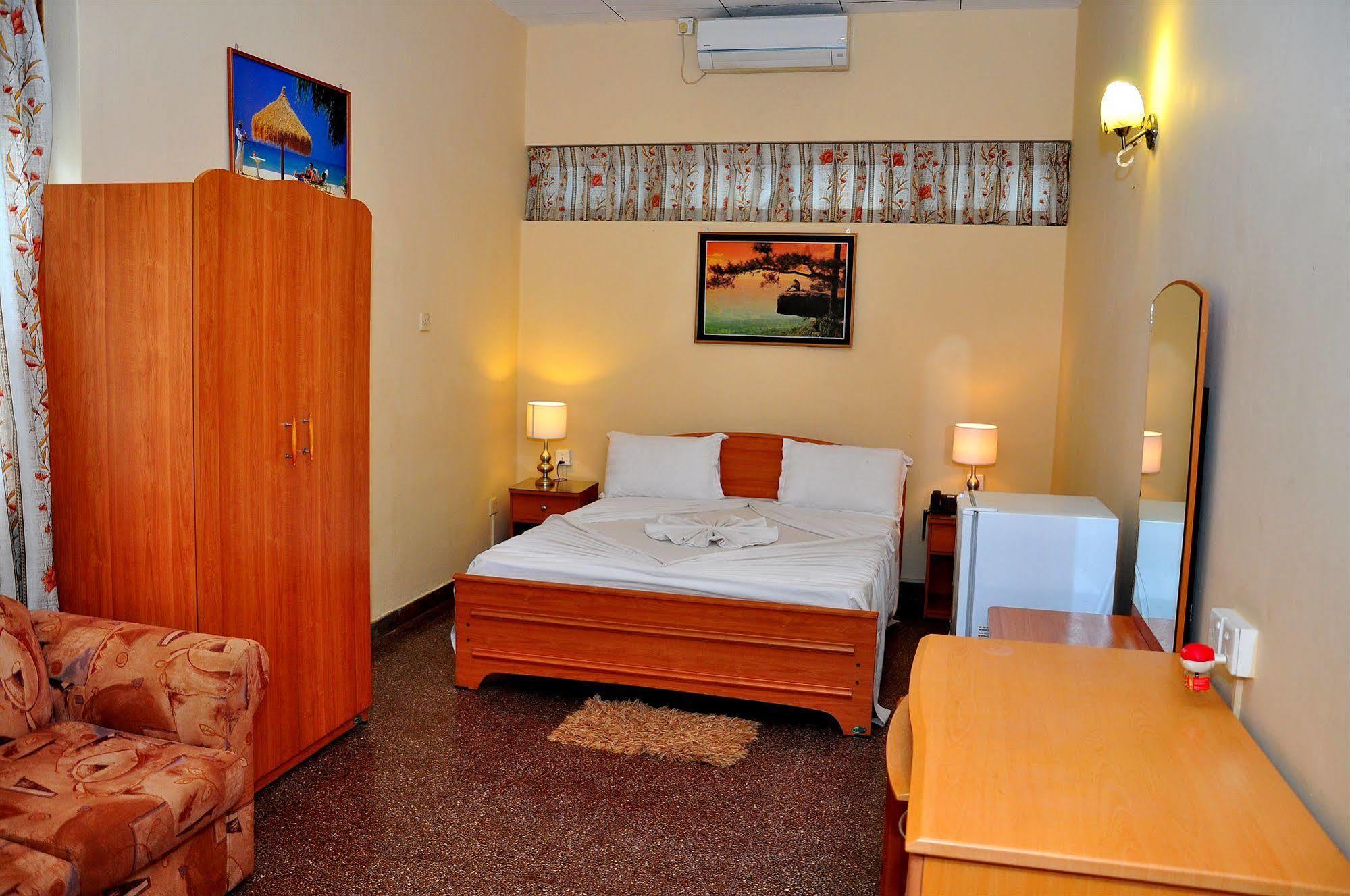 Milano Tourist Rest Otel Anuradhapura Dış mekan fotoğraf
